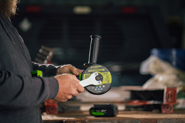 greenworks-powerall-24v-pro-smerigliatrice-angolare-125-mm-con-batteria-4ah image 4