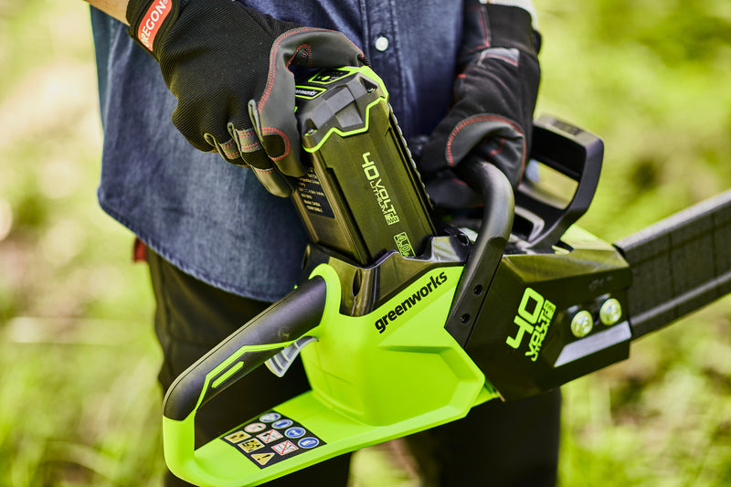greenworks-40v-motosega-40cm-1-8-kw-con-2-batterie-2ah-e-caricabatterie image 3